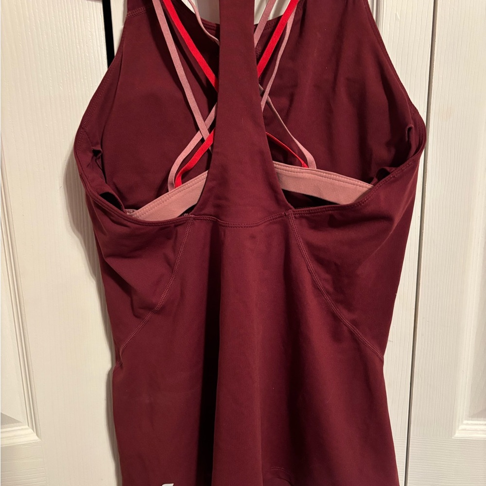 Women's Burgundy Athletic top size small - Picture 2 of 4